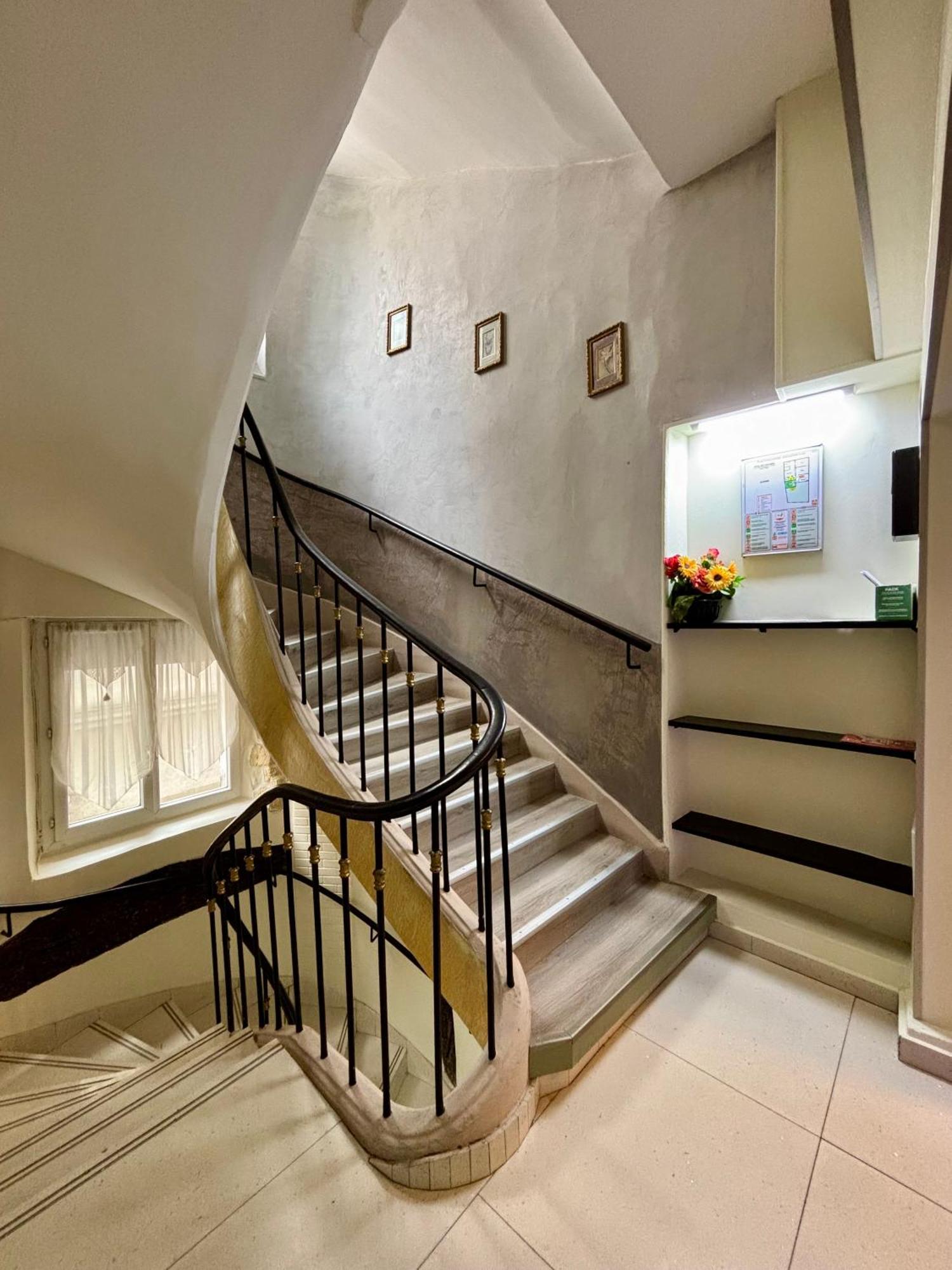 Hotel Des Fontaines Париж Екстериор снимка